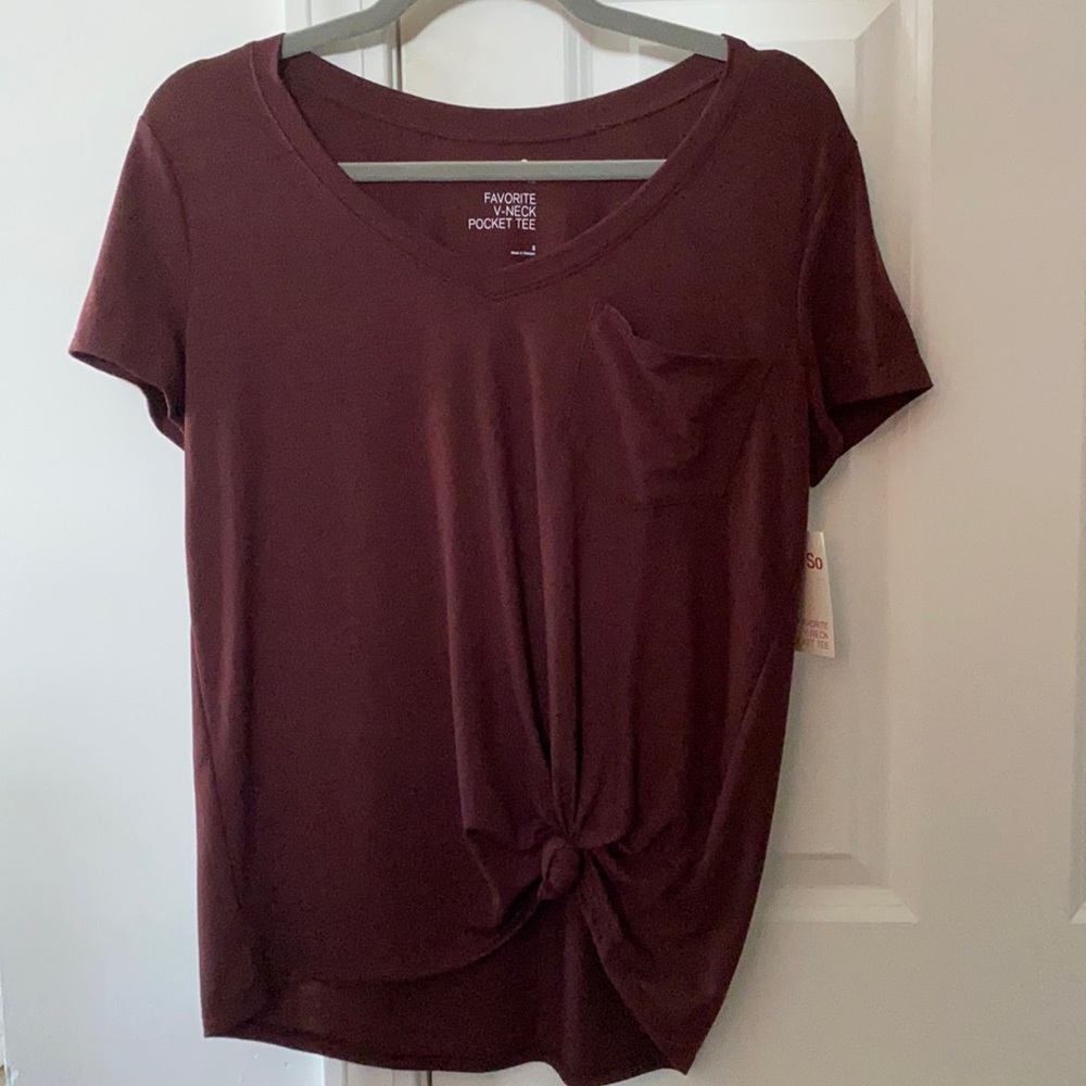 Maroon tie v-neck shirt sleeve. Size small